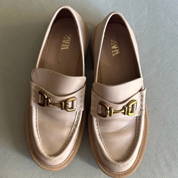 ZARA Beige Leather Gold Buckle Lug Sole Loafers Women - Picture 4 of 10